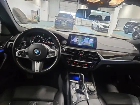Another view of 2018 BMW 5 Series M550i xDrive for sale in Gurnee, IL at CarWise Gurnee