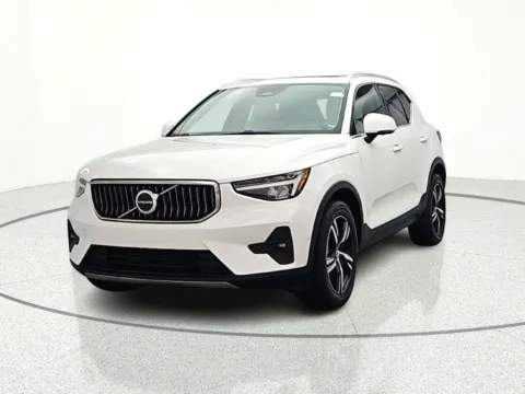Photos of 2023 Volvo XC40 B5 Plus Bright Theme for sale in Gurnee, IL at CarWise Gurnee