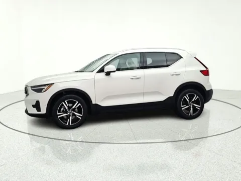 More photos of 2023 Volvo XC40 B5 Plus Bright Theme at CarWise Gurnee, IL