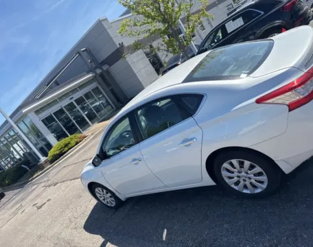 Photos of 2013 Nissan Sentra SV for sale in Gurnee, IL at CarWise Gurnee