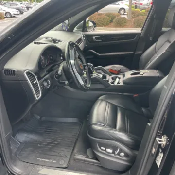 Another view of 2020 Porsche Cayenne for sale in Gurnee, IL at CarWise Gurnee
