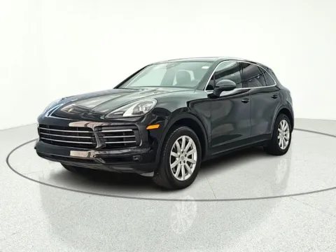Photos of 2020 Porsche Cayenne for sale in Gurnee, IL at CarWise Gurnee