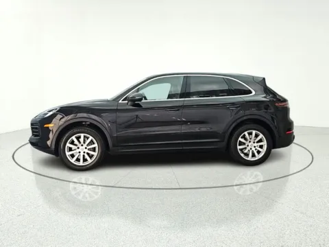 Another view of 2020 Porsche Cayenne for sale in Gurnee, IL at CarWise Gurnee