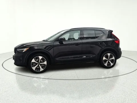 More photos of 2023 Volvo XC40 B5 Plus Dark Theme at CarWise Gurnee, IL
