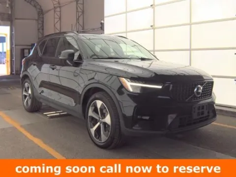 Black 2023 Volvo XC40 B5 Plus Dark Theme for sale in Gurnee, IL