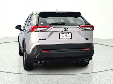 More photos of 2021 Toyota RAV4 XLE at CarWise Gurnee, IL