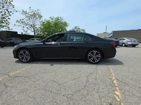 Photos of 2022 BMW 7 Series 740i xDrive for sale in Gurnee, IL at CarWise Gurnee