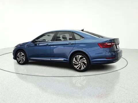 More photos of 2020 Volkswagen Jetta SEL at CarWise Gurnee, IL