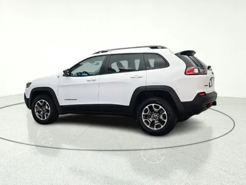 More photos of 2021 Jeep Cherokee Trailhawk at CarWise Gurnee, IL