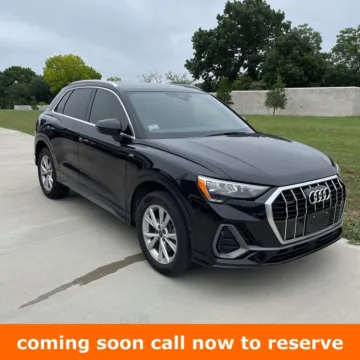 Black 2021 Audi Q3 Premium for sale in Gurnee, IL