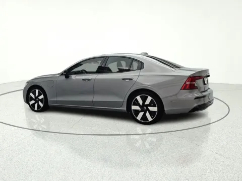 More photos of 2024 Volvo S60 Recharge Plug-In Hybrid Ultimate at CarWise Gurnee, IL