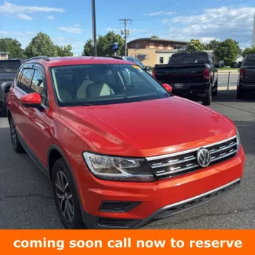 Orange 2019 Volkswagen Tiguan 2.0T SE for sale in Gurnee, IL