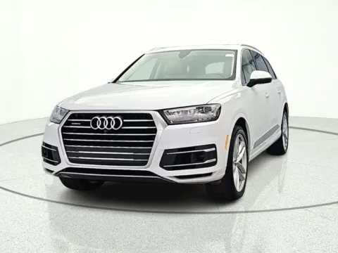 Photos of 2018 Audi Q7 3.0T Prestige for sale in Gurnee, IL at CarWise Gurnee