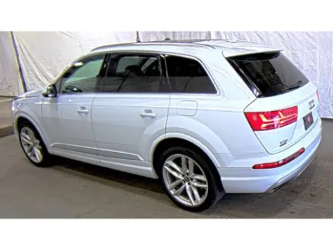 Photos of 2018 Audi Q7 3.0T Prestige for sale in Gurnee, IL at CarWise Gurnee