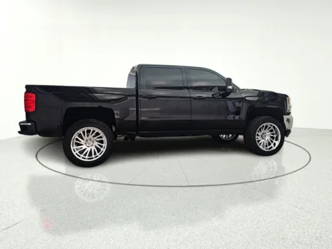 More photos of 2018 Chevrolet Silverado 1500 LT at CarWise Gurnee, IL