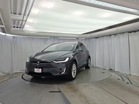 Photos of 2018 Tesla Model X 75D for sale in Gurnee, IL at CarWise Gurnee