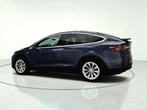 More photos of 2018 Tesla Model X 75D at CarWise Gurnee, IL