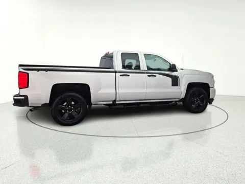 Another view of 2018 Chevrolet Silverado 1500 Custom for sale in Gurnee, IL at CarWise Gurnee