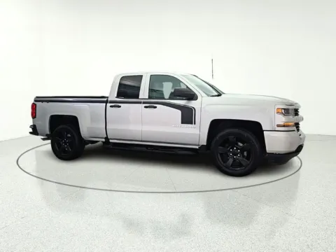 Photos of 2018 Chevrolet Silverado 1500 Custom for sale in Gurnee, IL at CarWise Gurnee