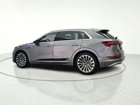 More photos of 2019 Audi e-tron Prestige at CarWise Gurnee, IL