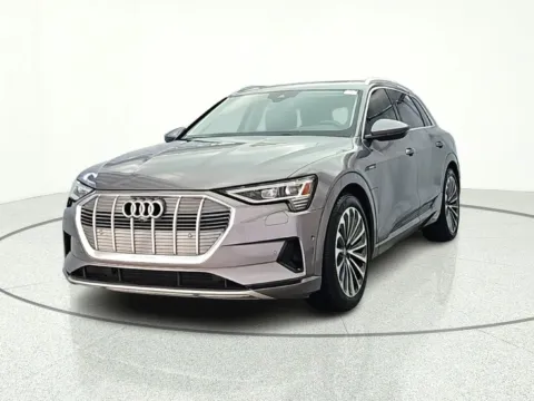 Photos of 2019 Audi e-tron Prestige for sale in Gurnee, IL at CarWise Gurnee