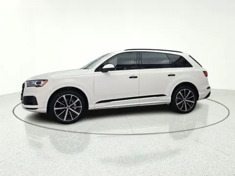 More photos of 2021 Audi Q7 55 Premium Plus at CarWise Gurnee, IL