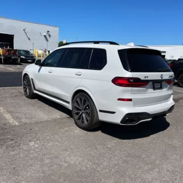 Photos of 2021 BMW X7 M50i for sale in Gurnee, IL at CarWise Gurnee