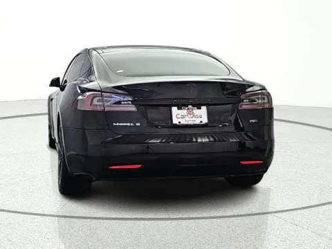 More photos of 2018 Tesla Model S 75D at CarWise Gurnee, IL
