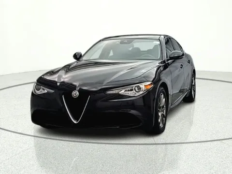 Photos of 2018 Alfa Romeo Giulia for sale in Gurnee, IL at CarWise Gurnee