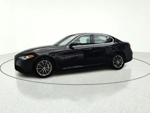 More photos of 2018 Alfa Romeo Giulia at CarWise Gurnee, IL