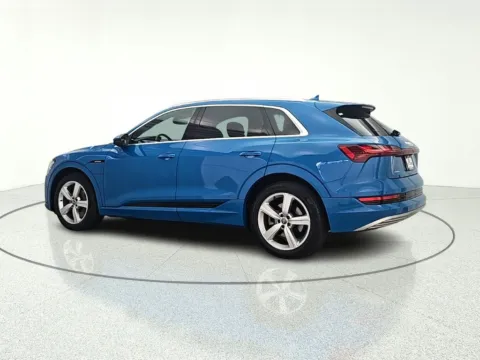 More photos of 2019 Audi e-tron Premium Plus at CarWise Gurnee, IL