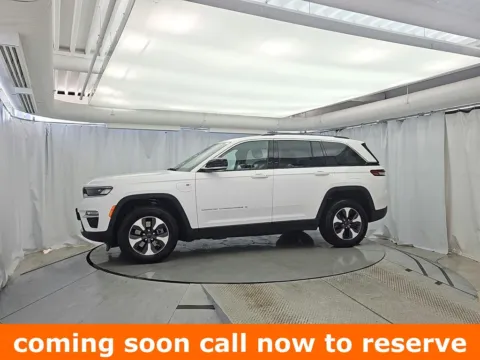 White 2023 Jeep Grand Cherokee 4xe for sale in Gurnee, IL