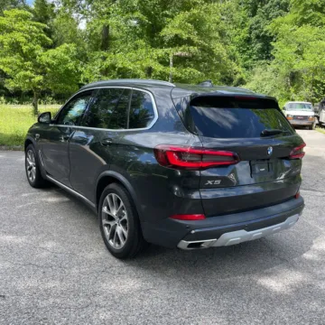 Photos of 2022 BMW X5 xDrive40i for sale in Gurnee, IL at CarWise Gurnee