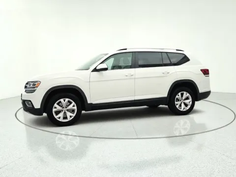 Another view of 2018 Volkswagen Atlas SEL for sale in Gurnee, IL at CarWise Gurnee