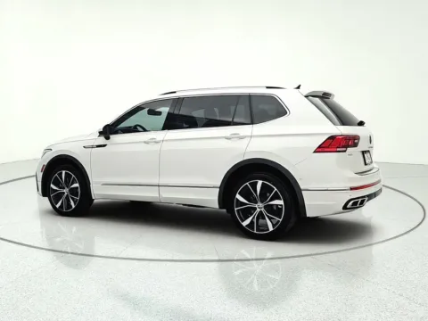 More photos of 2022 Volkswagen Tiguan 2.0T SEL R-Line at CarWise Gurnee, IL