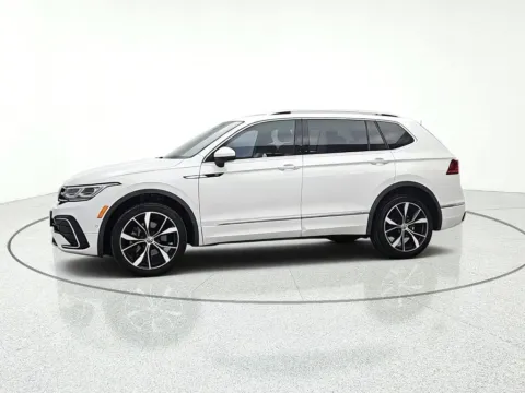 Another view of 2022 Volkswagen Tiguan 2.0T SEL R-Line for sale in Gurnee, IL at CarWise Gurnee