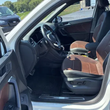 Another view of 2022 Volkswagen Tiguan 2.0T SEL R-Line for sale in Gurnee, IL at CarWise Gurnee