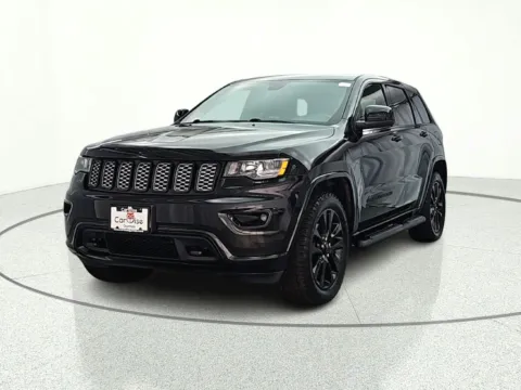 Photos of 2017 Jeep Grand Cherokee Altitude for sale in Gurnee, IL at CarWise Gurnee