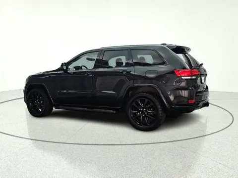 More photos of 2017 Jeep Grand Cherokee Altitude at CarWise Gurnee, IL