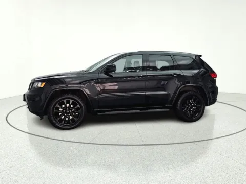 Another view of 2017 Jeep Grand Cherokee Altitude for sale in Gurnee, IL at CarWise Gurnee