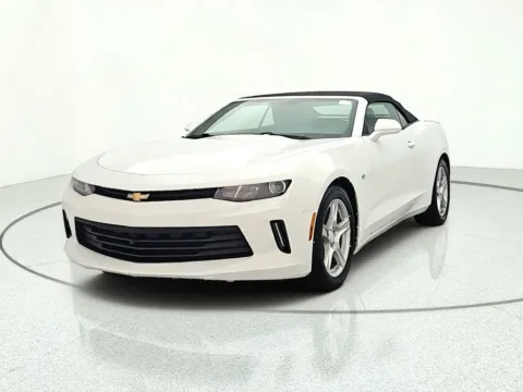 Photos of 2018 Chevrolet Camaro 1LT for sale in Gurnee, IL at CarWise Gurnee