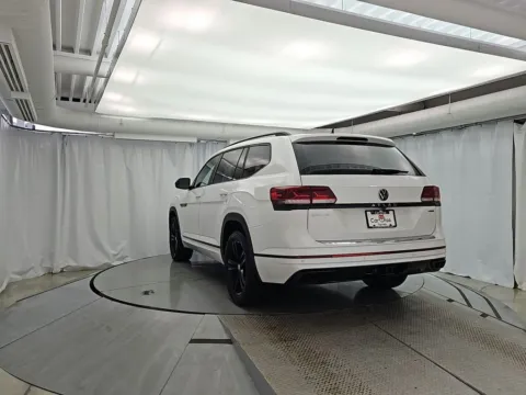 More photos of 2023 Volkswagen Atlas 3.6L V6 SEL R-Line at CarWise Gurnee, IL