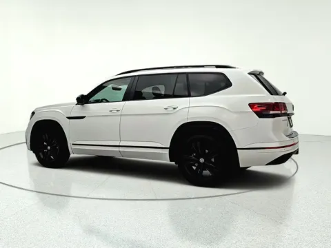 More photos of 2023 Volkswagen Atlas 3.6L V6 SEL R-Line at CarWise Gurnee, IL