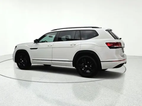 More photos of 2023 Volkswagen Atlas 3.6L V6 SEL R-Line at CarWise Gurnee, IL