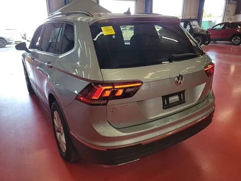 Photos of 2021 Volkswagen Tiguan 2.0T SE for sale in Gurnee, IL at CarWise Gurnee