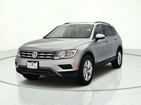 Photos of 2021 Volkswagen Tiguan 2.0T SE for sale in Gurnee, IL at CarWise Gurnee