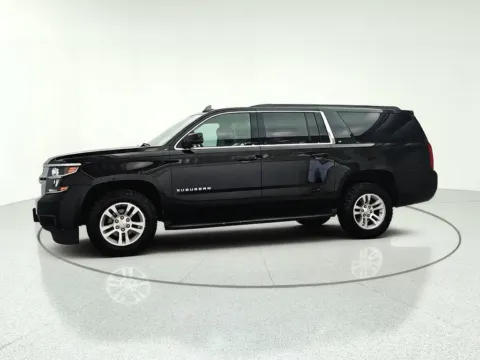 Another view of 2020 Chevrolet Suburban LT for sale in Gurnee, IL at CarWise Gurnee
