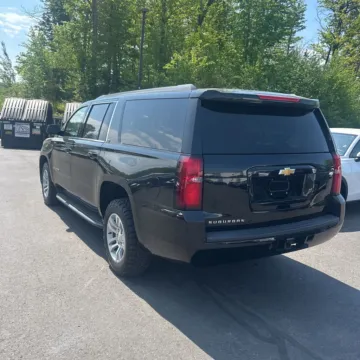 Photos of 2020 Chevrolet Suburban LT for sale in Gurnee, IL at CarWise Gurnee