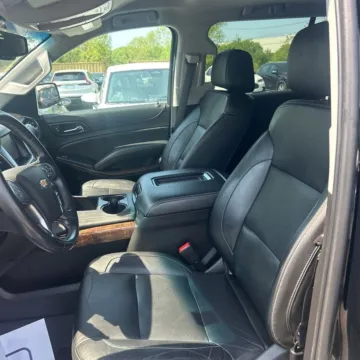 Another view of 2020 Chevrolet Suburban LT for sale in Gurnee, IL at CarWise Gurnee