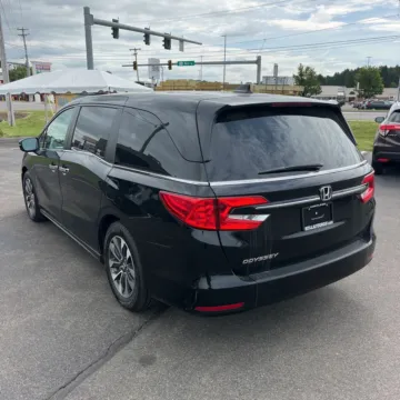 Photos of 2023 Honda Odyssey EX-L for sale in Gurnee, IL at CarWise Gurnee